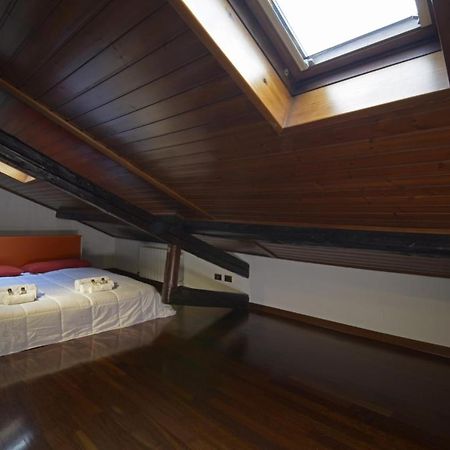 Cenisio - Corso Sempione Accogliente Mansarda Di Design Apartment Milan Luaran gambar