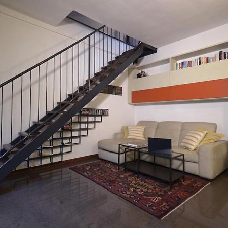 Cenisio - Corso Sempione Accogliente Mansarda Di Design Apartment Milan Luaran gambar