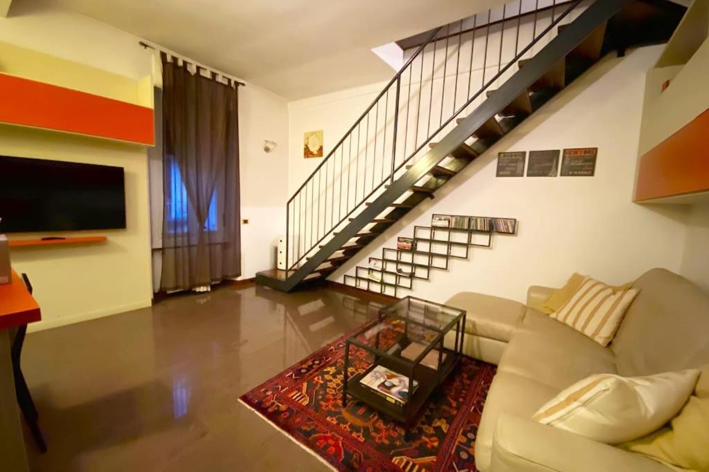 Cenisio - Corso Sempione Accogliente Mansarda Di Design Apartment Milan Luaran gambar